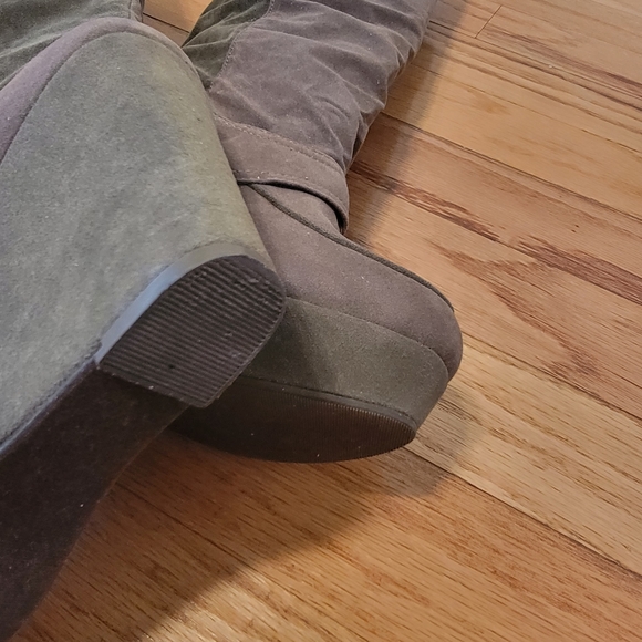 Victoria's Secret sexy ruched below knee wedge boots - Picture 5 of 7